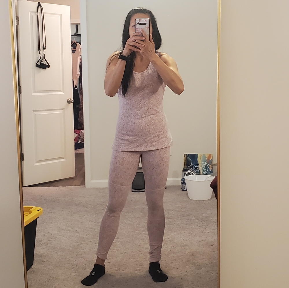 Gymshark fleur texture Dusty Pink Marl Set. Size Medium tank. Size Small bottoms